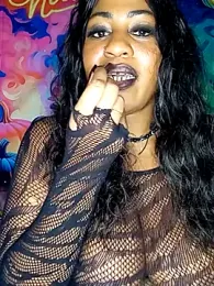 AmazonianMistress webcam stripchat model stream image