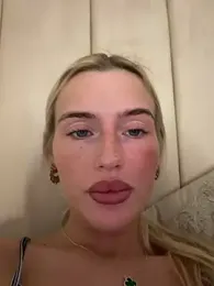 blondetart69 webcam preview